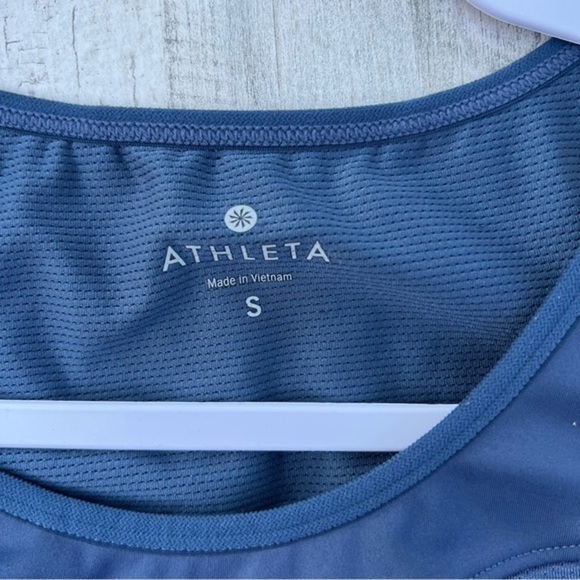 Athleta Shirt Size Small Womens Gel Mesh Supercharged Tank Top with built in bra - Picture 8 of 11